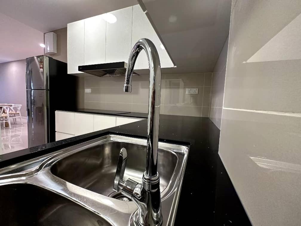 The Apple Premier Condo Three Bedroom In Melaka Extérieur photo