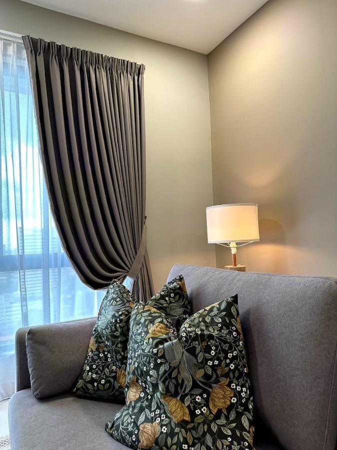 The Apple Premier Condo Three Bedroom In Melaka Extérieur photo